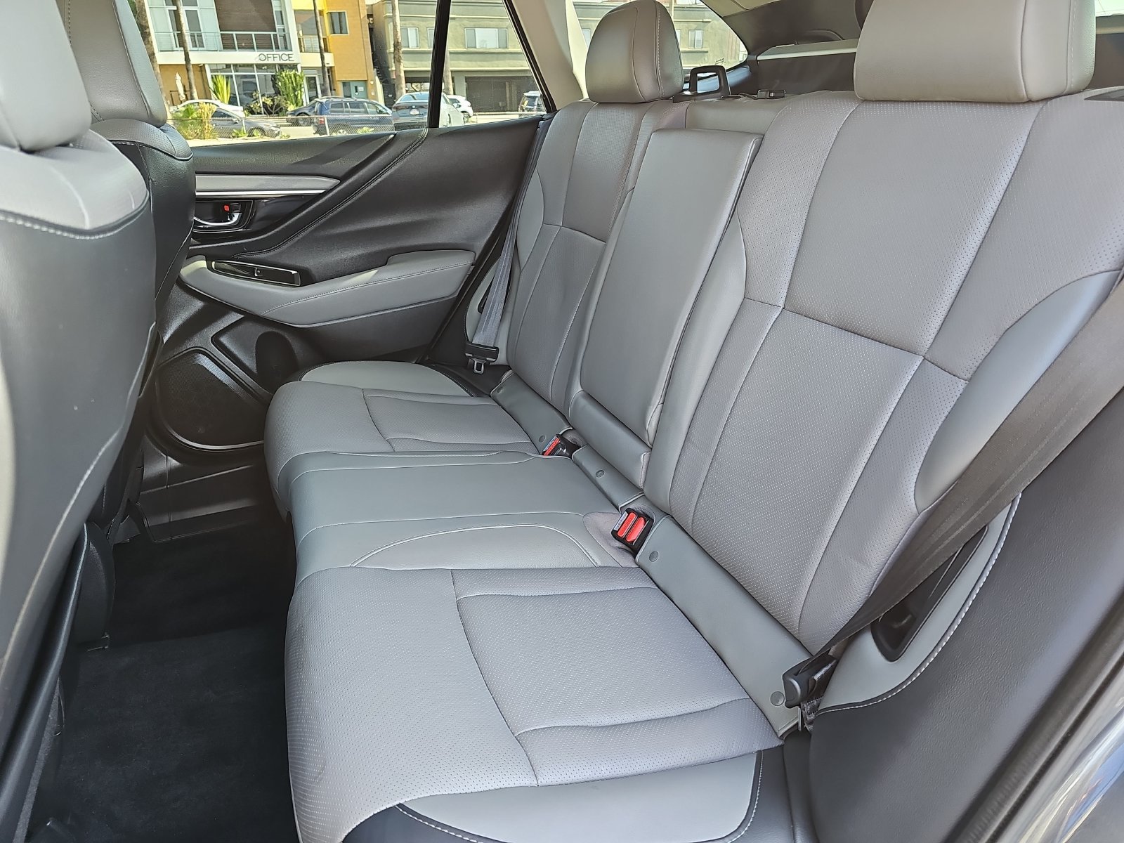 Used 2022 Subaru Outback Limited AWD/4WD image 15