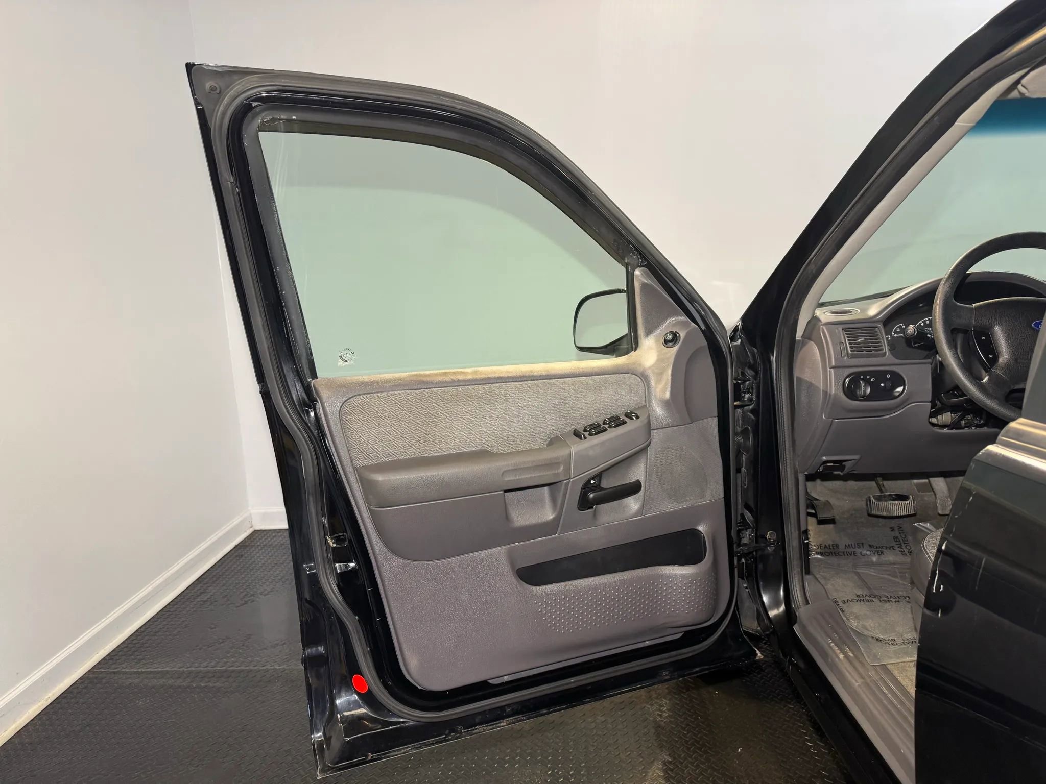 Used 2002 Ford Explorer XLS image 7