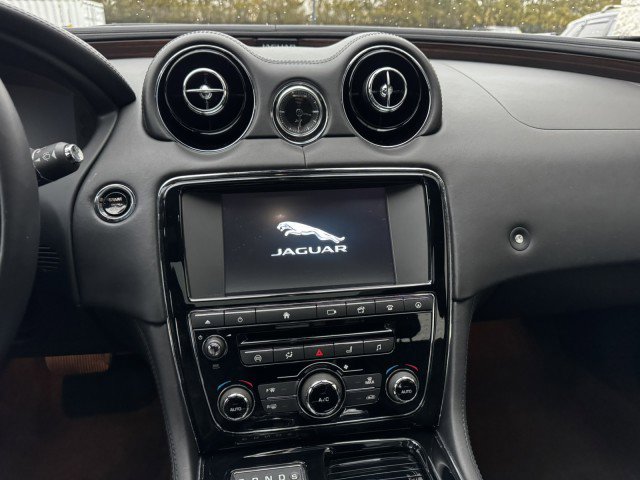 Used 2017 Jaguar XJ L Portfolio image 31