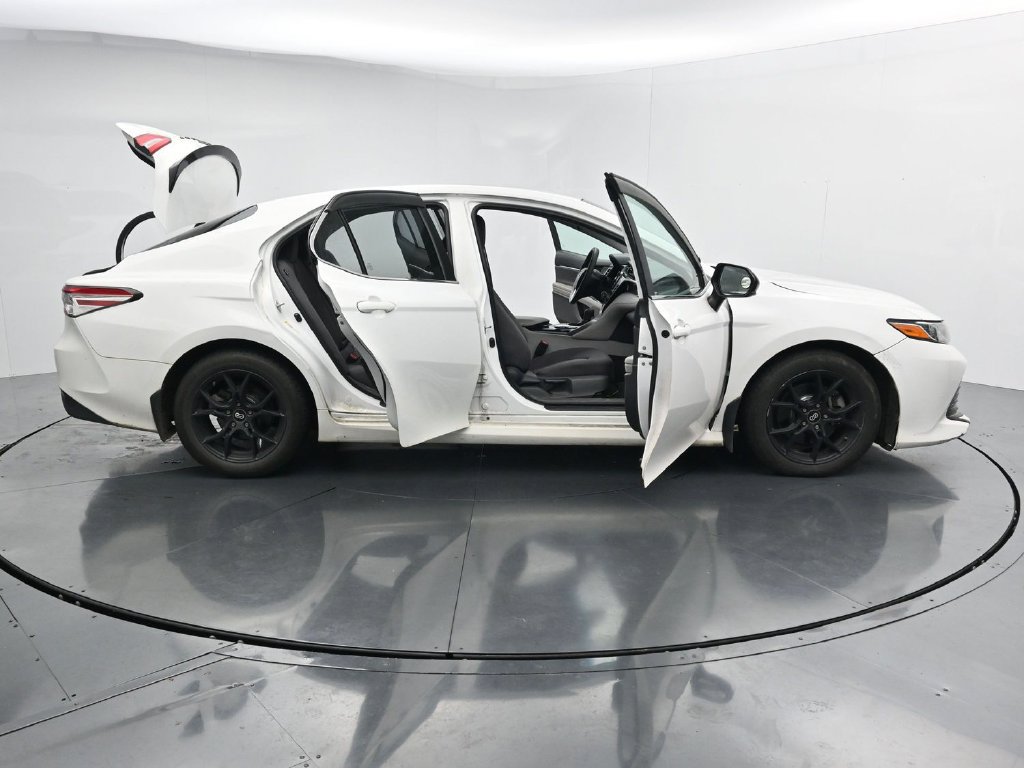 Used 2018 Toyota Camry LE FWD image 27