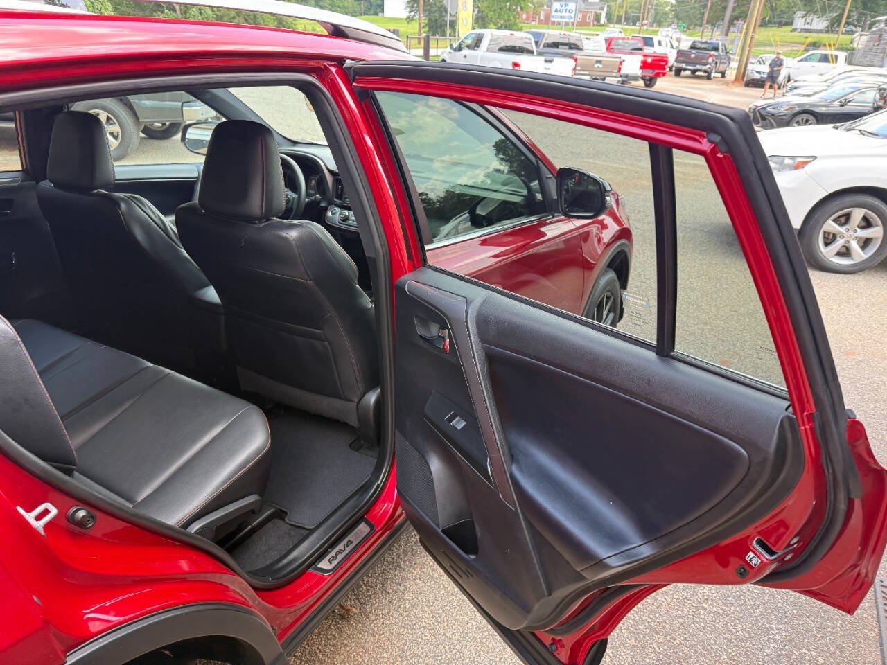 Used 2017 Toyota RAV4 SE w/ Power Extra Value Package AWD/4WD image 15