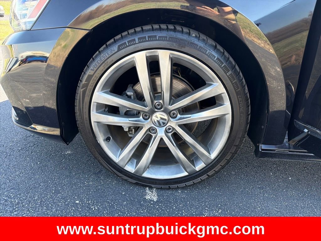Used 2019 Volkswagen Passat 2.0T SE R-Line image 26