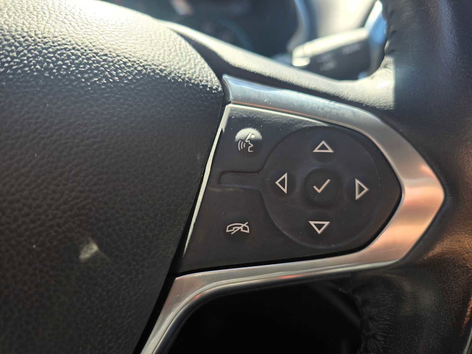 Used 2021 Chevrolet Traverse RS image 32