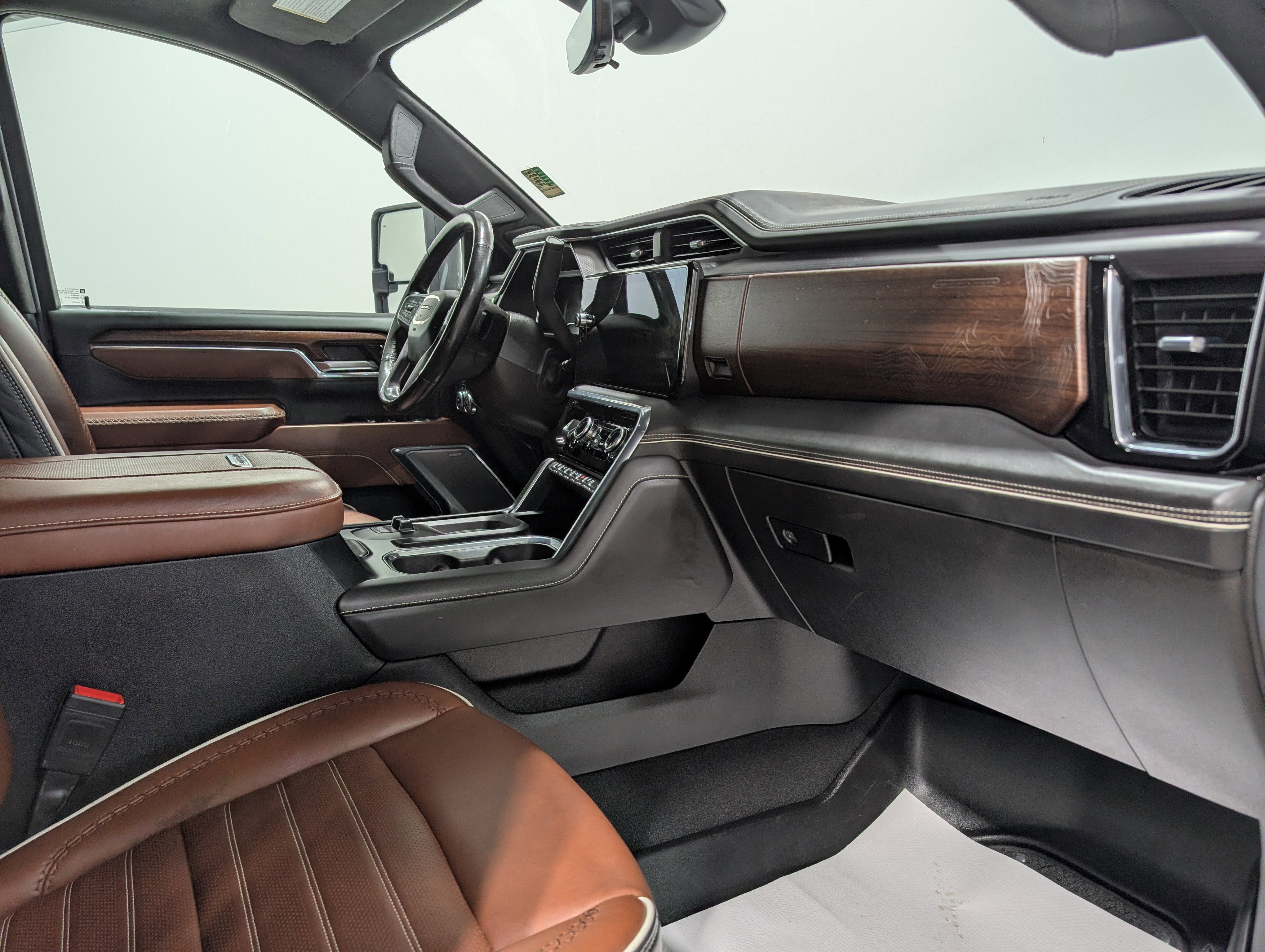 Used 2024 GMC Sierra 2500 Denali Ultimate AWD/4WD image 21