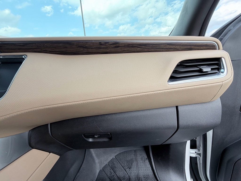 Used 2021 Chevrolet Suburban Premier w/ Premium Package image 20