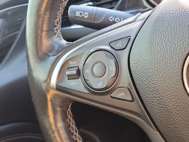 Used 2018 Buick Regal Essence w/ Sights and Sounds Package AWD/4WD image 12