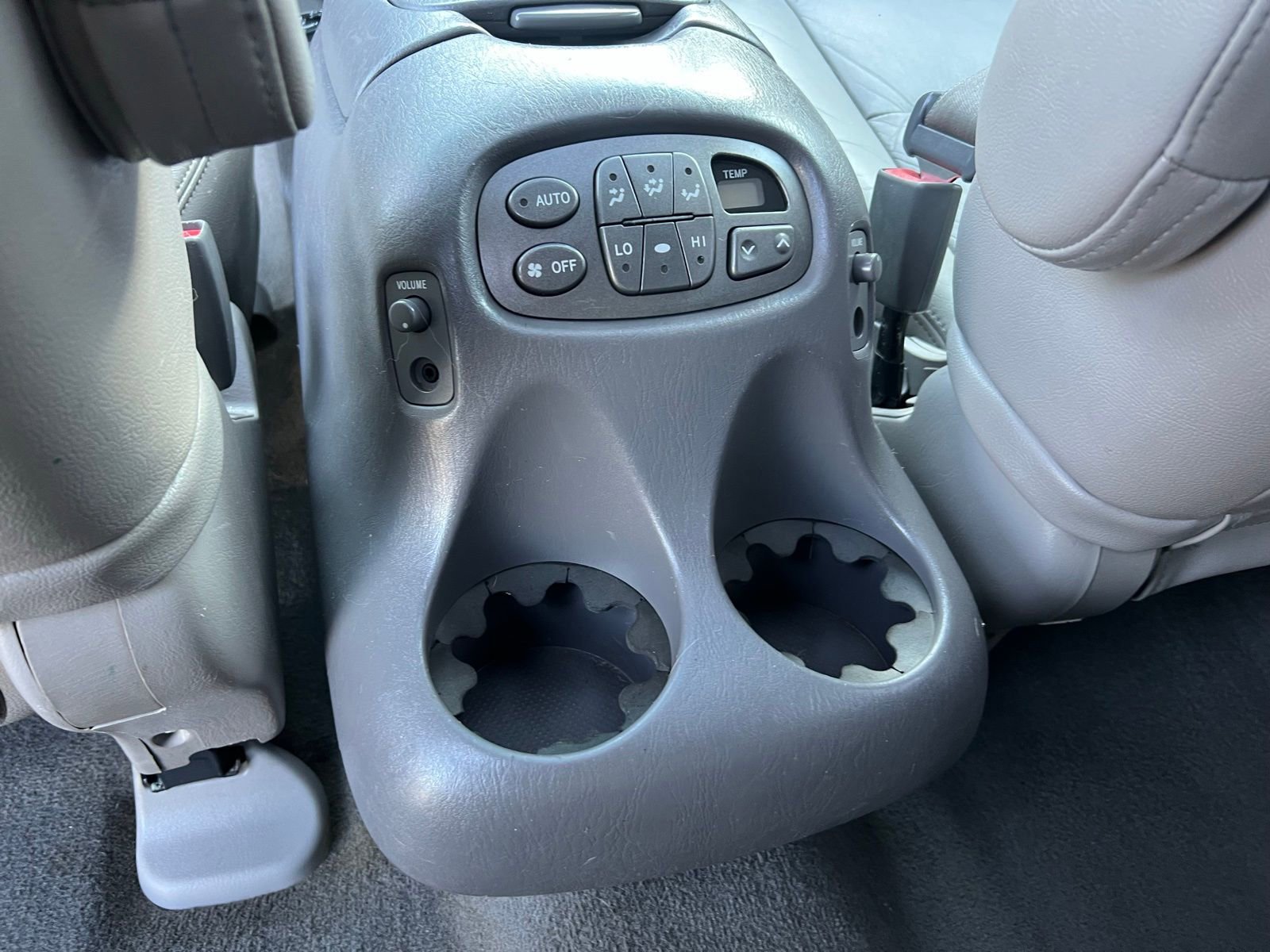 Used 2004 Toyota Sequoia Limited image 27