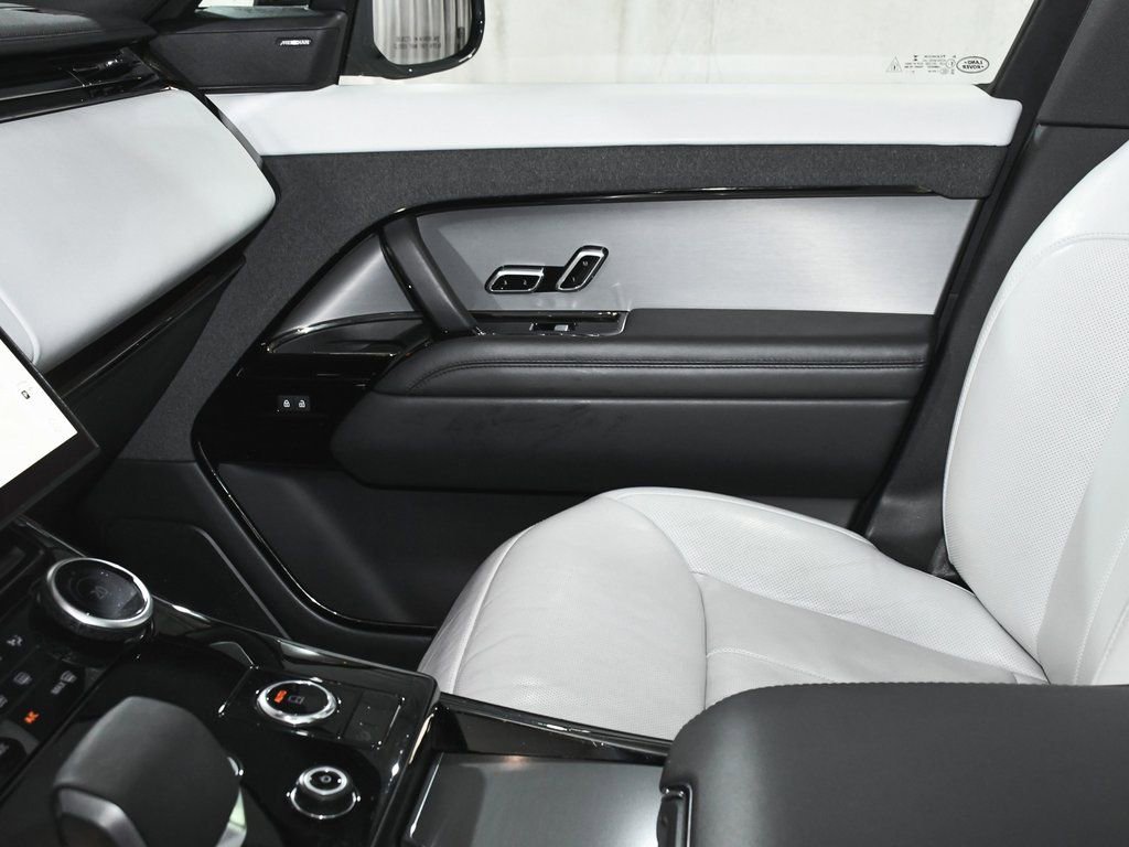 Used 2023 Land Rover Range Rover Sport SE Dynamic image 51