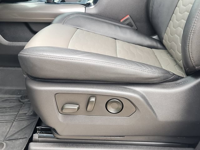 Used 2023 Chevrolet Silverado 1500 ZR2 w/ Technology Package AWD/4WD image 23