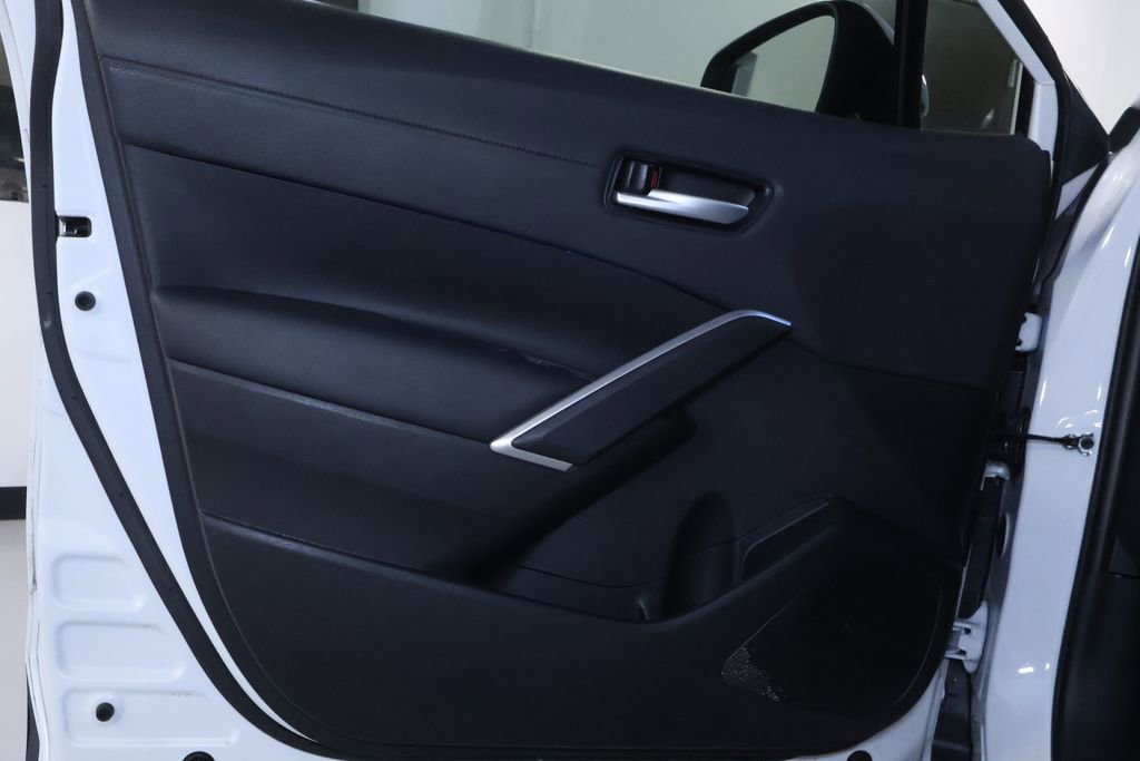 Used 2023 Toyota Corolla Cross XSE w/ Convenience Package image 13