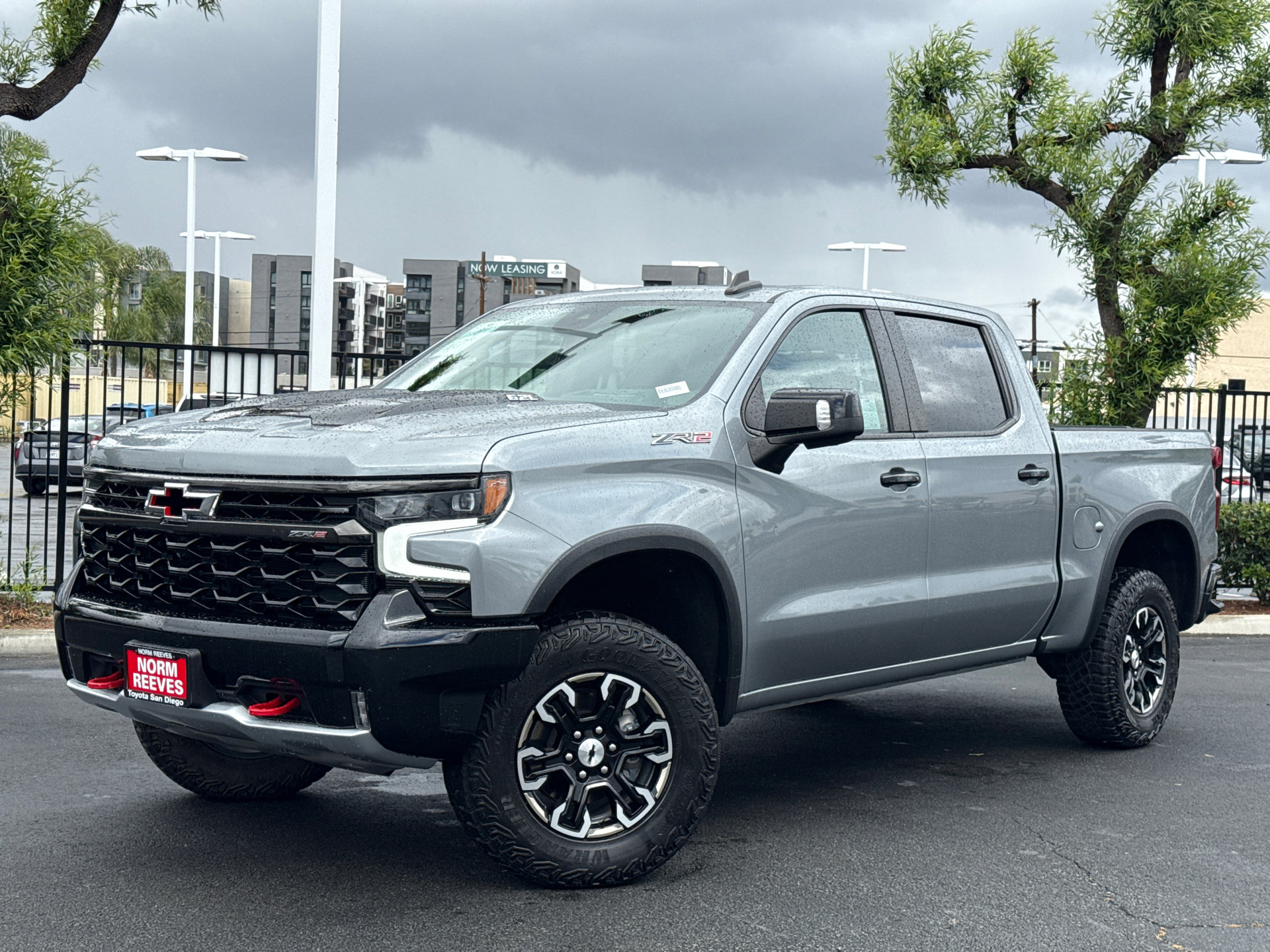 Used 2023 Chevrolet Silverado 1500 ZR2 w/ Technology Package AWD/4WD image 2