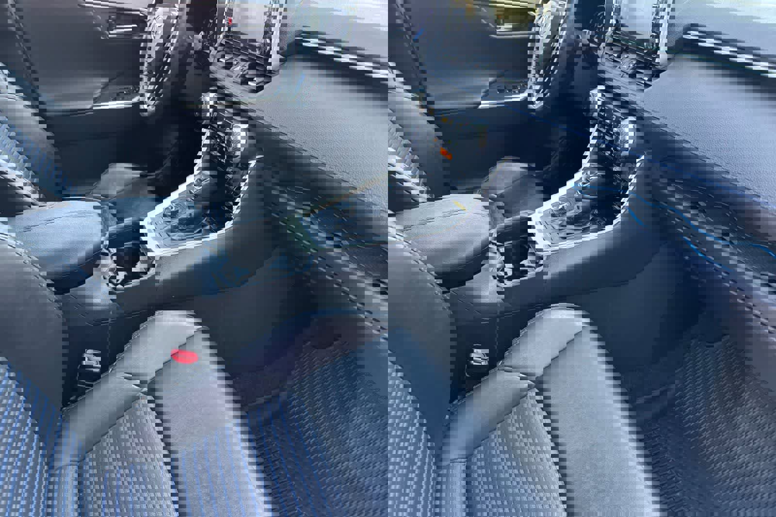 Used 2020 Toyota RAV4 XSE image 17