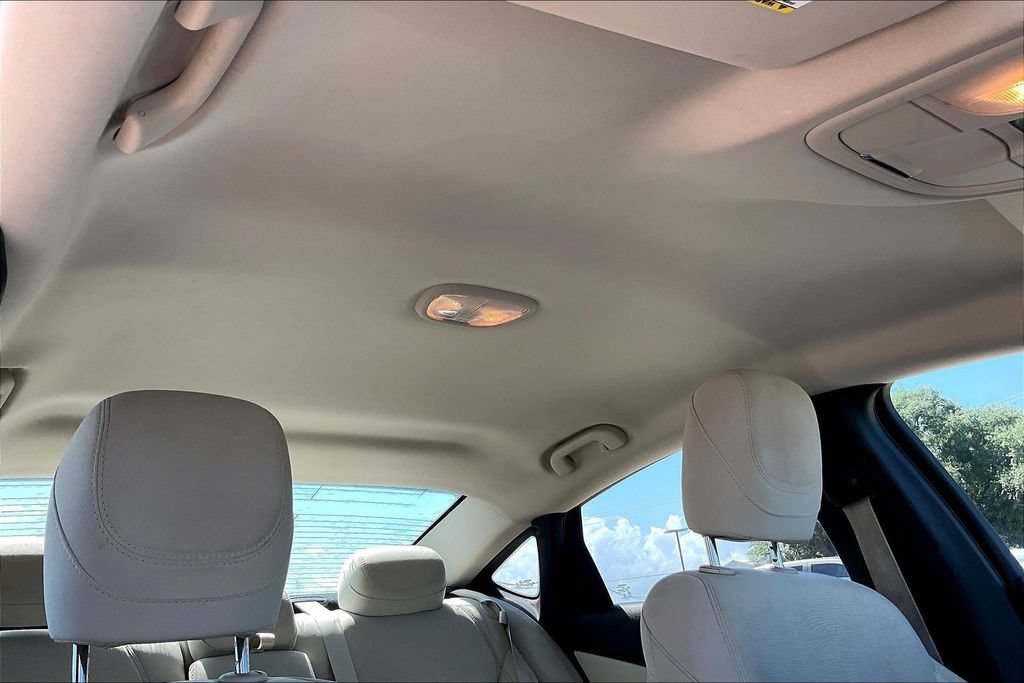 Used 2015 Chrysler 200 Limited FWD image 27
