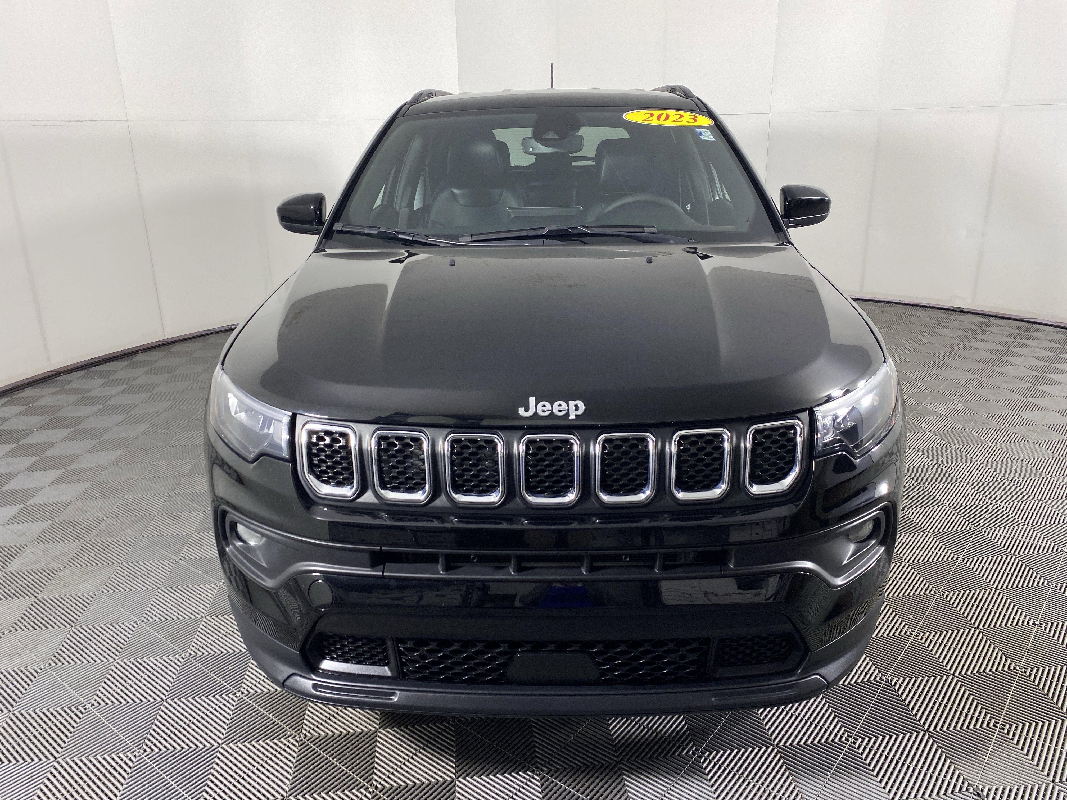 Used 2023 Jeep Compass Latitude AWD/4WD image 12
