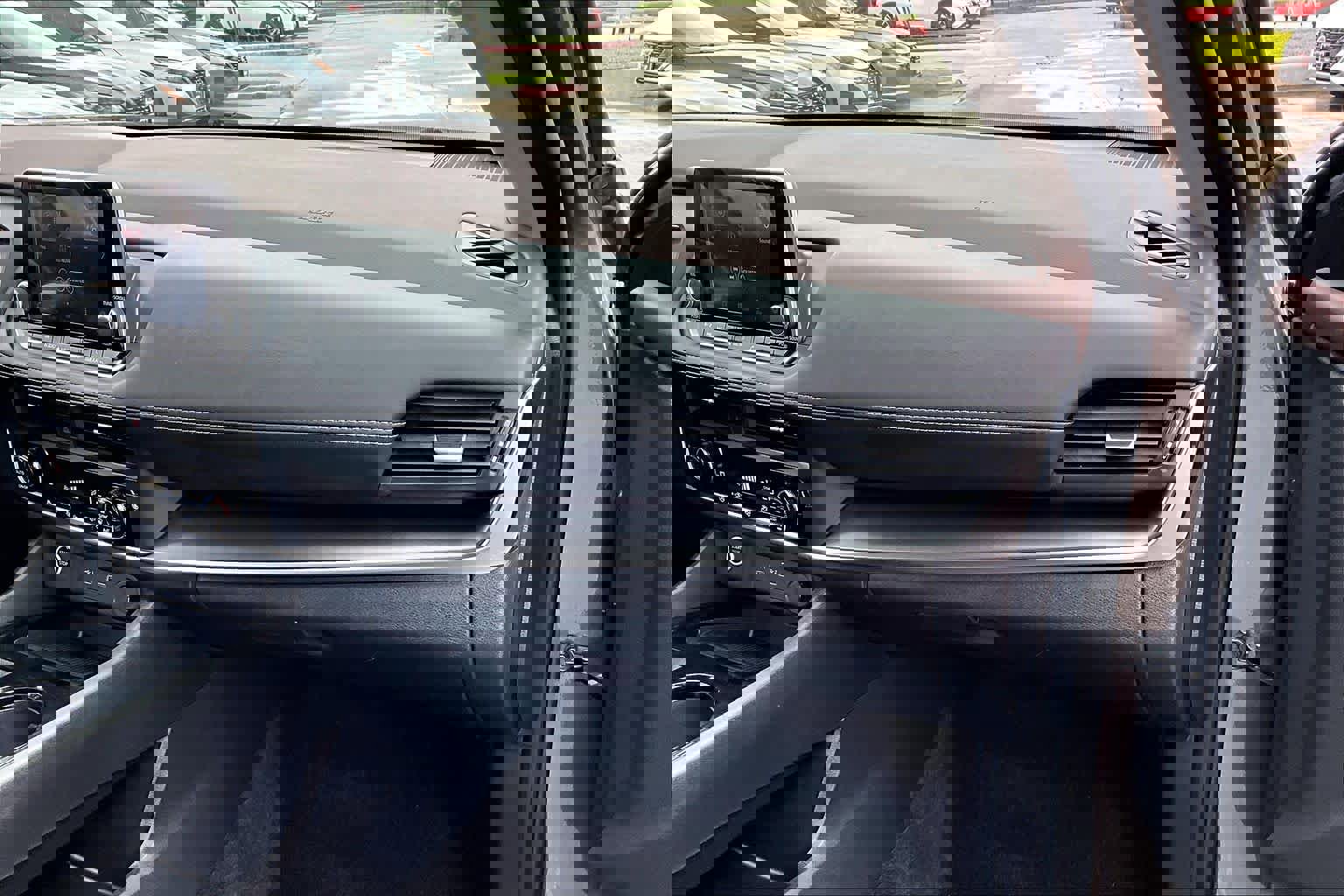 Certified 2023 Nissan Rogue SV w/ SV Premium B Package FWD image 17