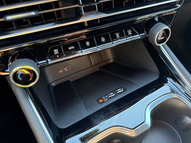 New 2026 Chevrolet Traverse High Country w/ LPO, Floor Liner Package image 30