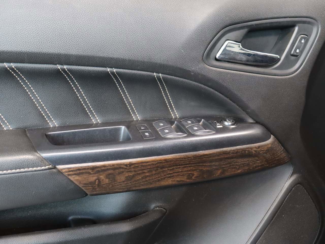 Used 2021 GMC Canyon Denali image 15