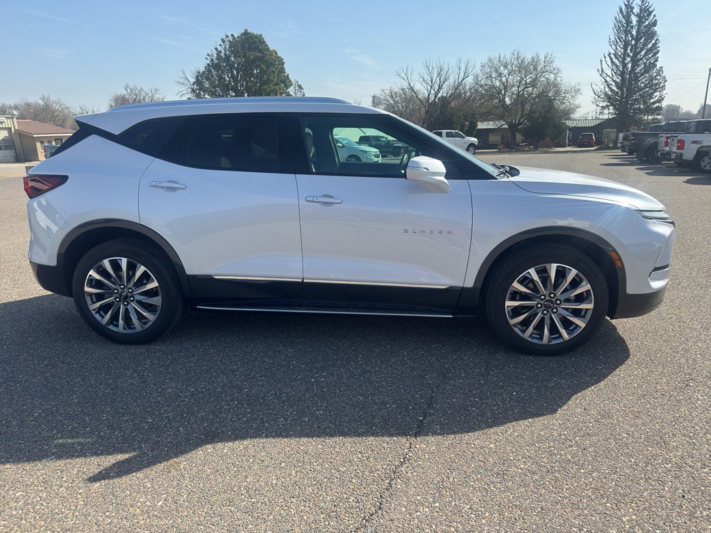 Used 2025 Chevrolet Blazer Premier AWD/4WD image 5