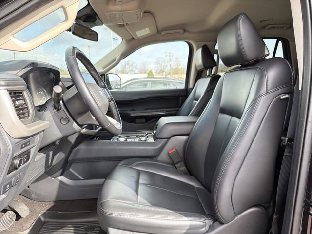 Used 2023 Ford Expedition Max XLT image 11