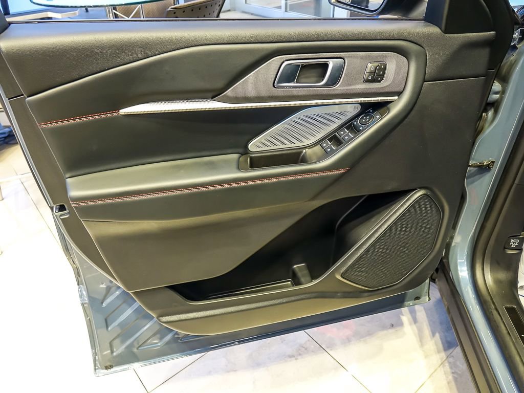Used 2025 Ford Explorer ST AWD/4WD image 21