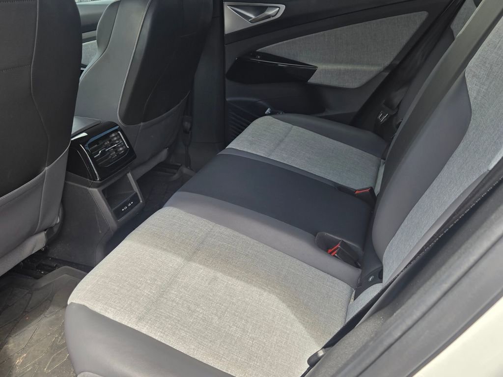 Used 2023 Volkswagen ID.4 2WD image 7