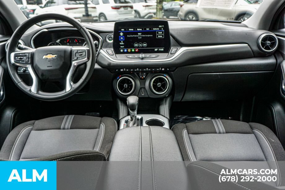 Used 2025 Chevrolet Blazer LT FWD image 24