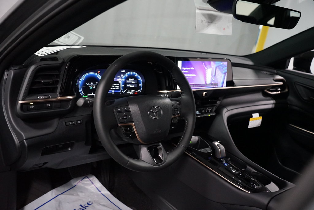 New 2027 Toyota Crown AWD/4WD image 11