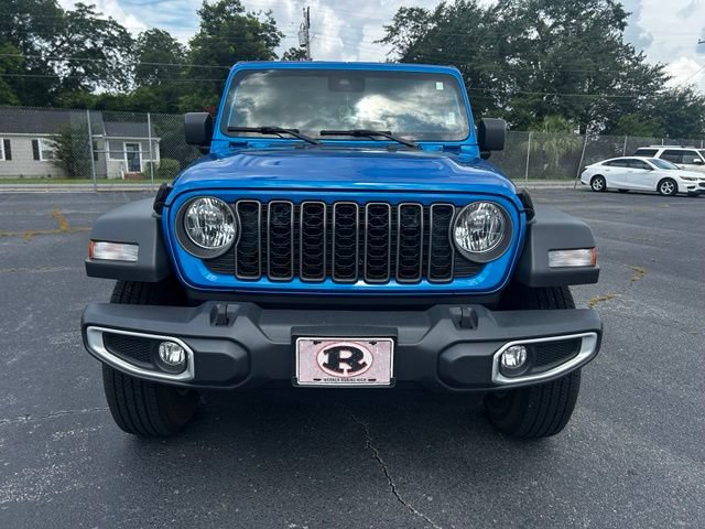 Used 2025 Jeep Gladiator Sport AWD/4WD image 7