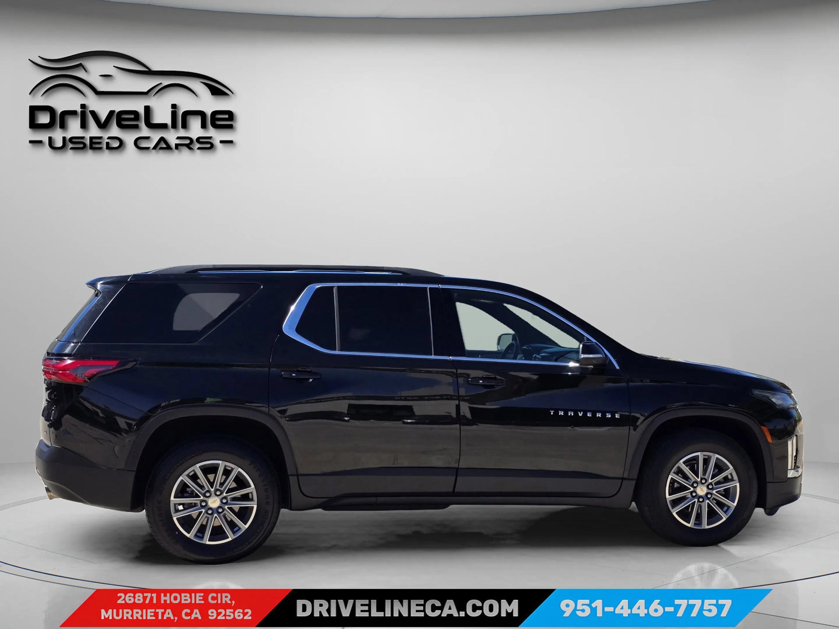 Used 2023 Chevrolet Traverse LT FWD image 9