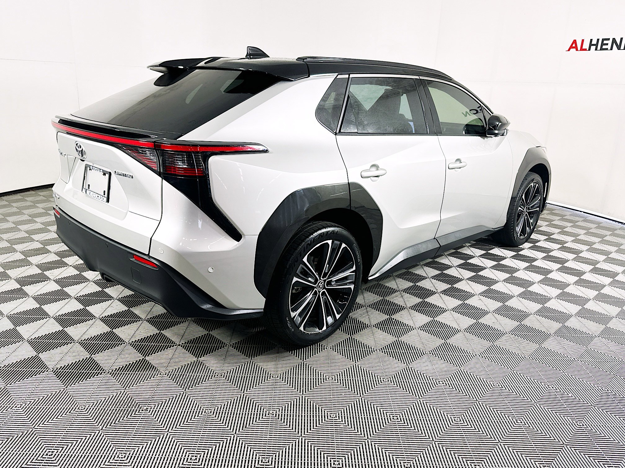 Used 2024 Toyota bZ4X Limited image 3