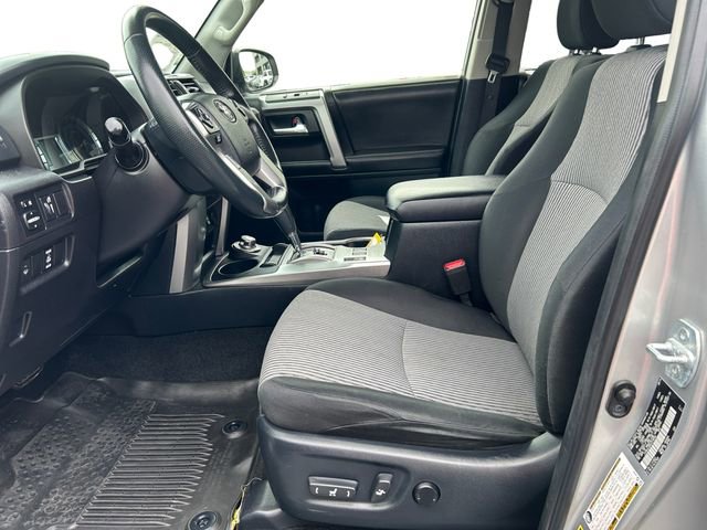 Used 2016 Toyota 4Runner SR5 AWD/4WD image 10