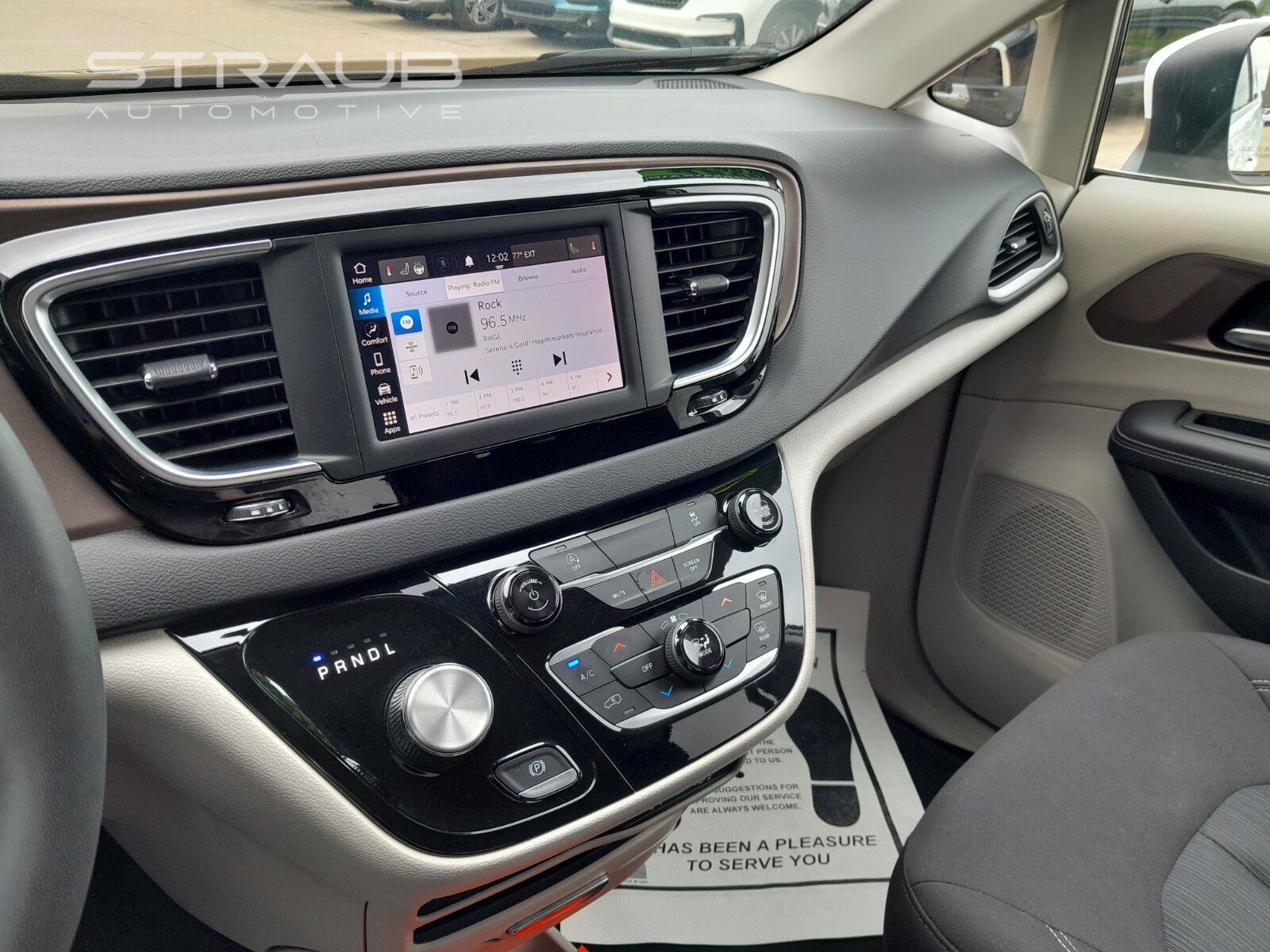 Used 2023 Chrysler Voyager LX FWD image 20