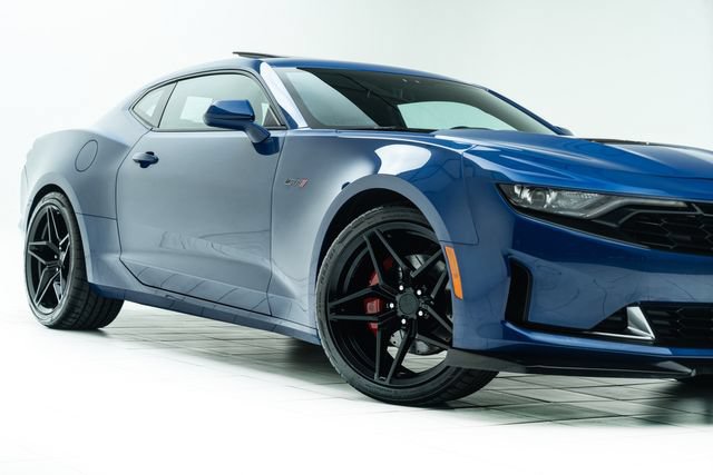 Used 2021 Chevrolet Camaro LT w/ RS Package RWD image 3