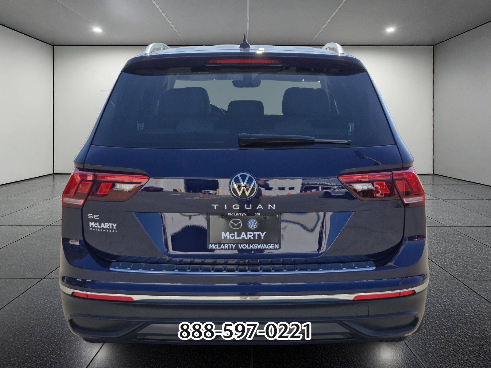 Used 2023 Volkswagen Tiguan SE image 4