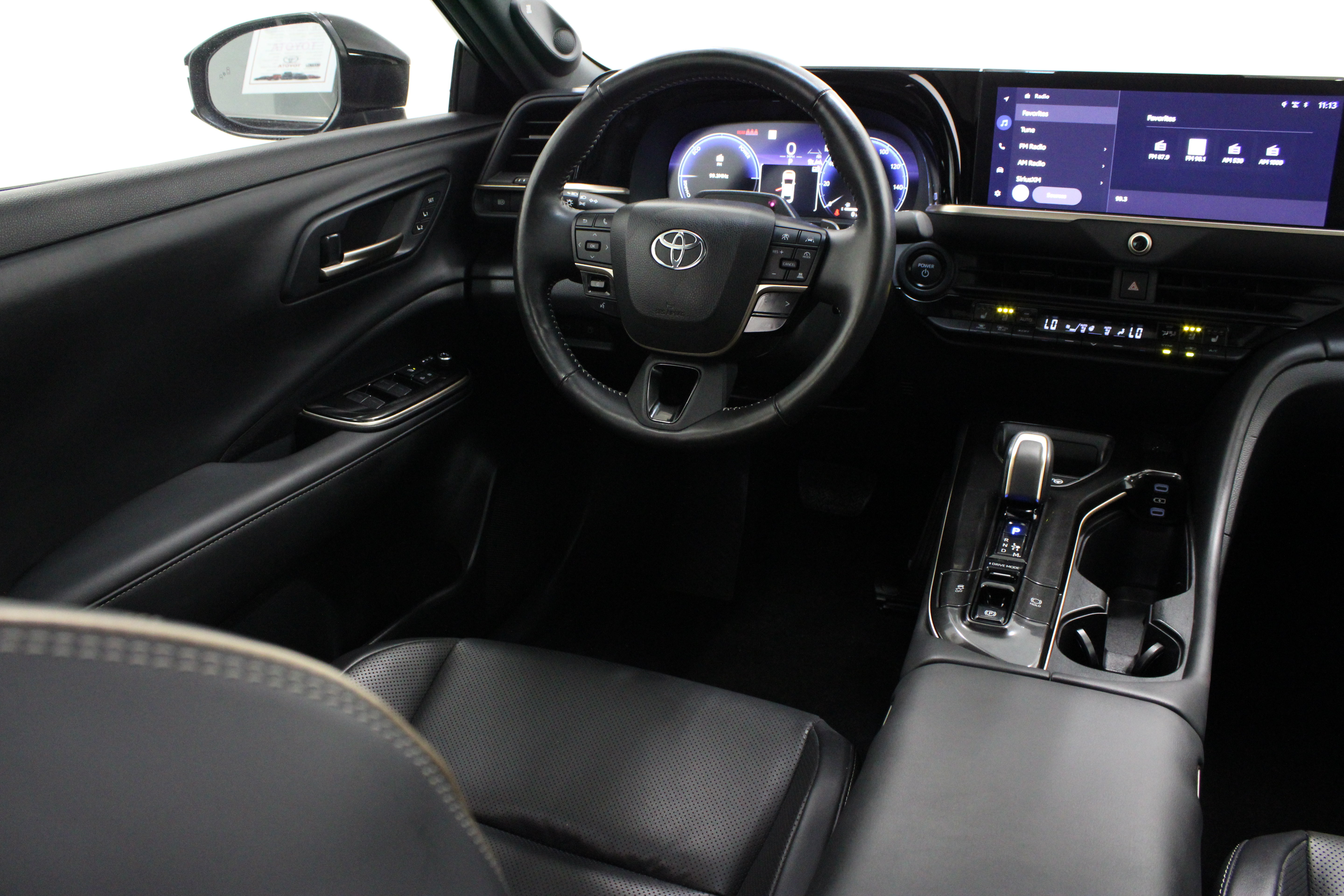 Used 2024 Toyota Crown Platinum AWD/4WD image 32