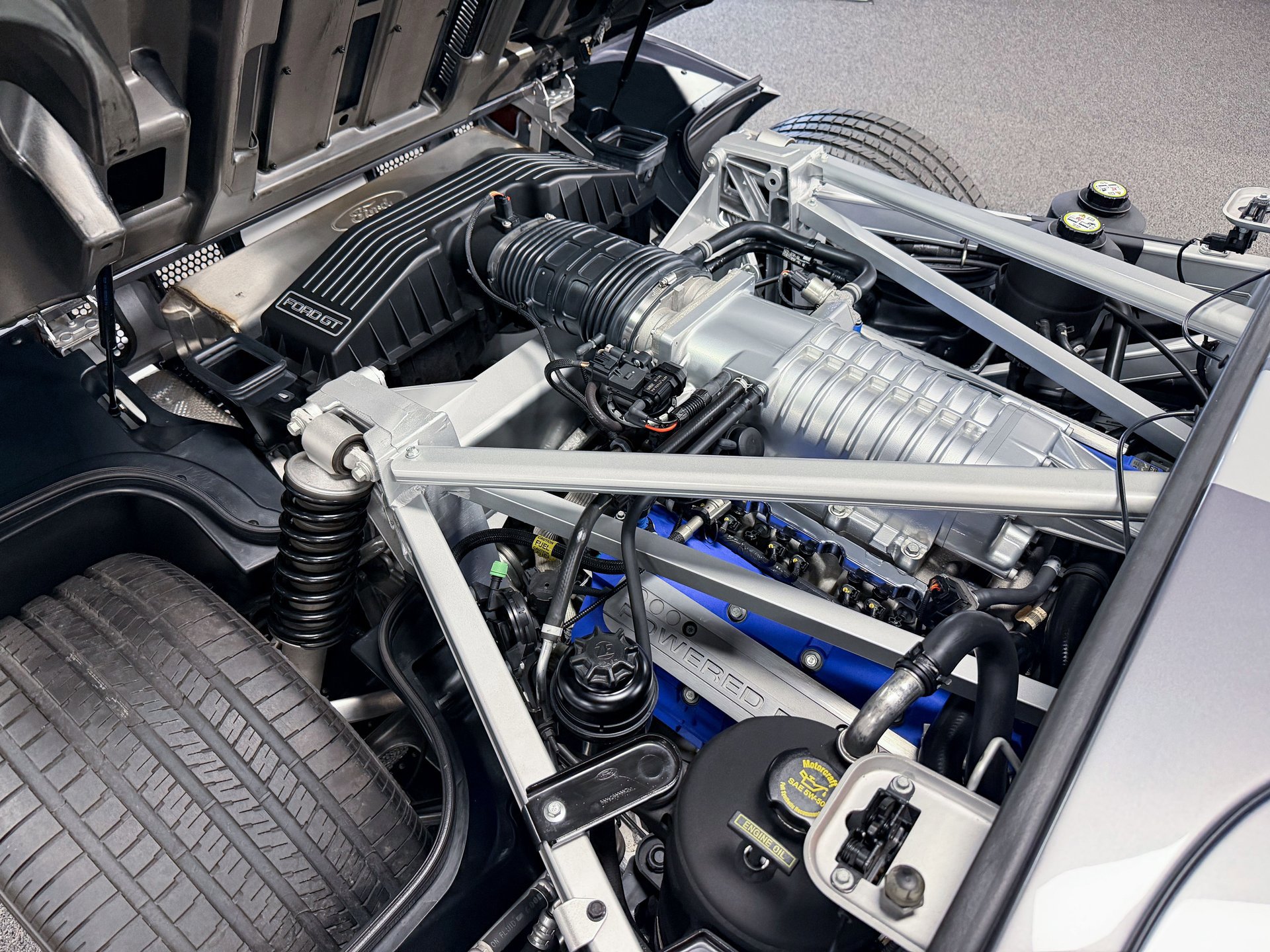 Used 2006 Ford GT image 13