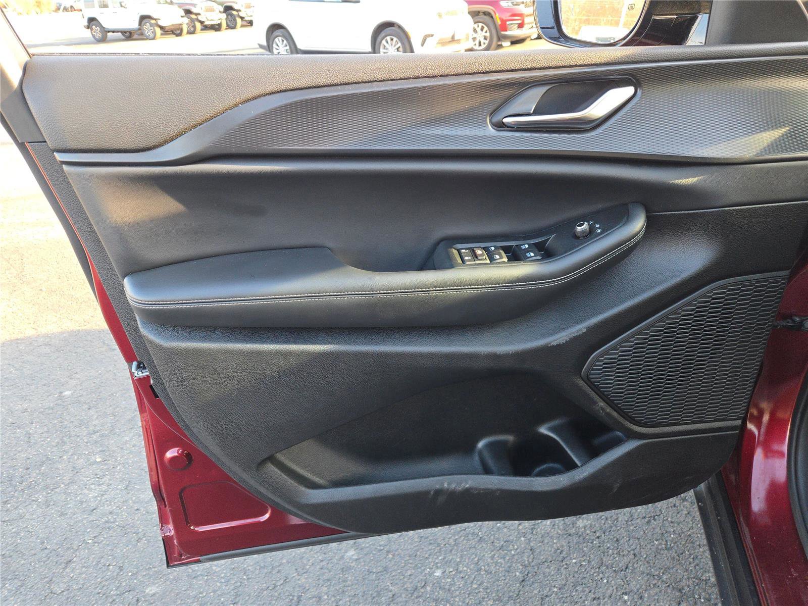 Certified 2024 Jeep Grand Cherokee Altitude image 23