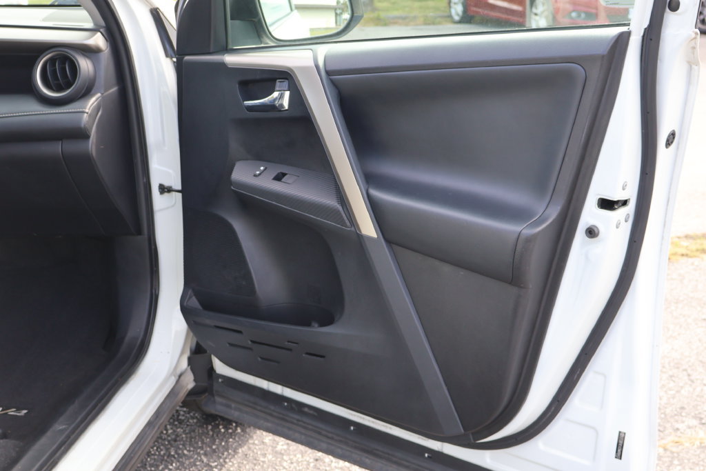 Used 2013 Toyota RAV4 Limited AWD/4WD image 21