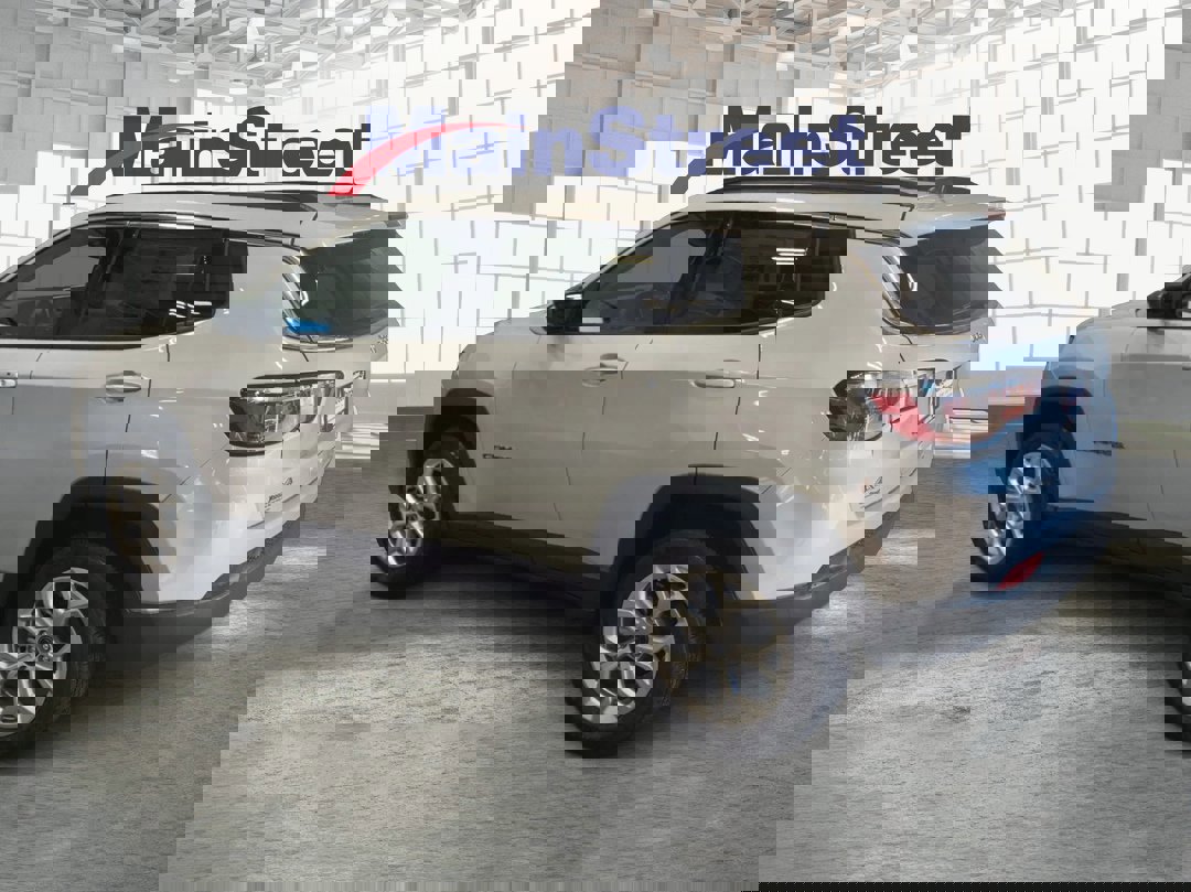 New 2026 Jeep Compass Latitude image 3