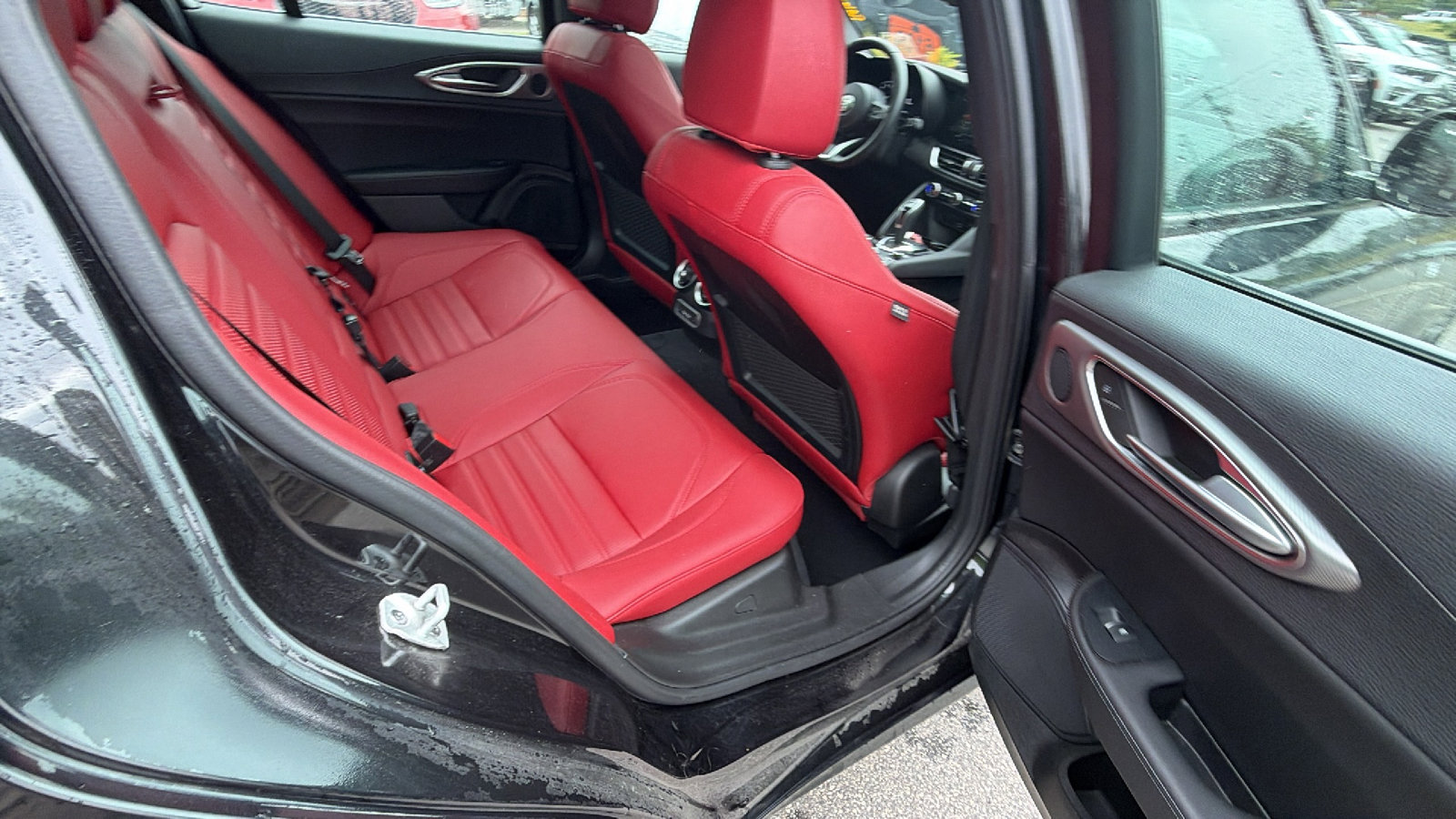 Used 2024 Alfa Romeo Giulia Ti w/ Performance Driving Package AWD/4WD image 22