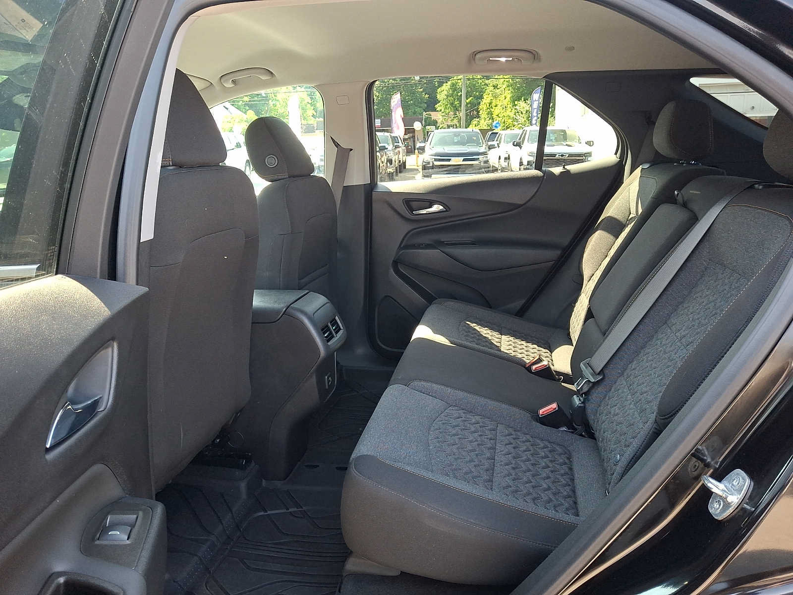 Used 2023 Chevrolet Equinox LT w/ LPO, Floor Liner Package FWD image 10