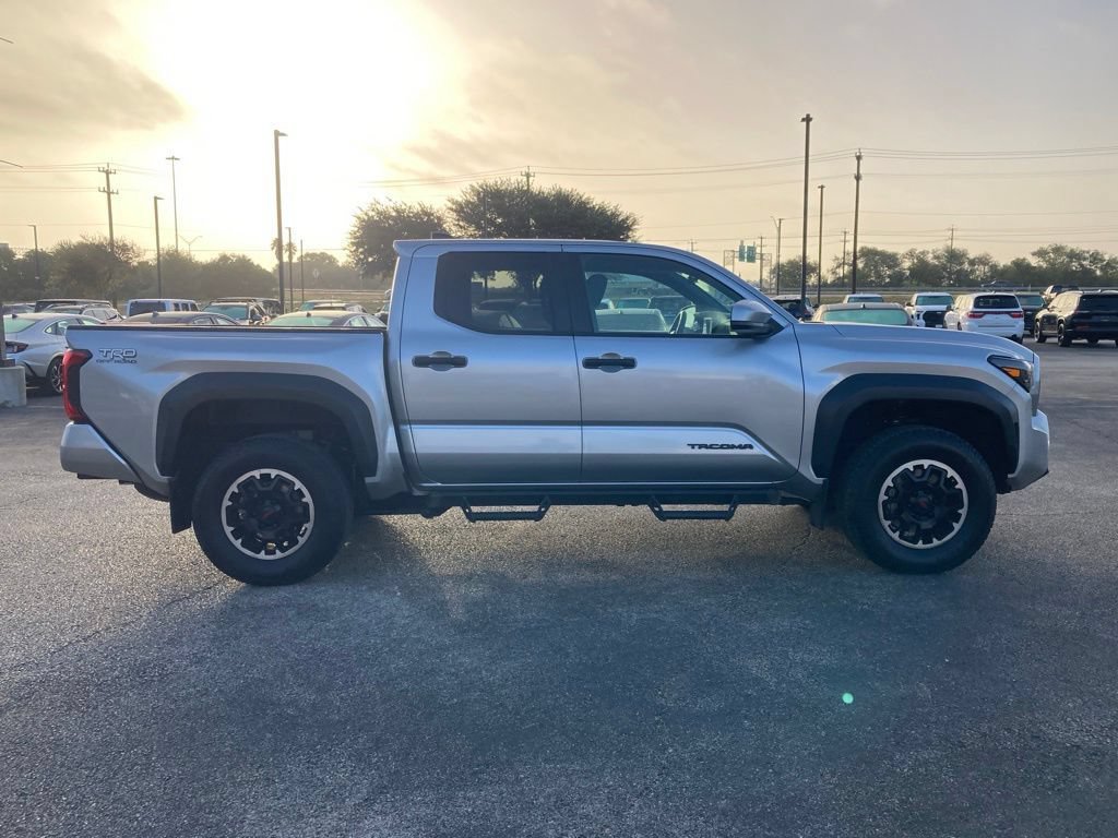 Used 2024 Toyota Tacoma TRD Off-Road AWD/4WD image 4
