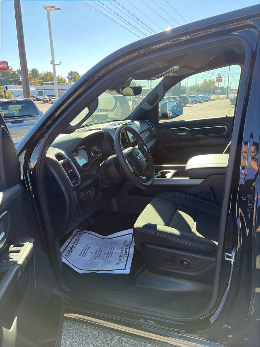 Used 2025 RAM 1500 Big Horn AWD/4WD image 19