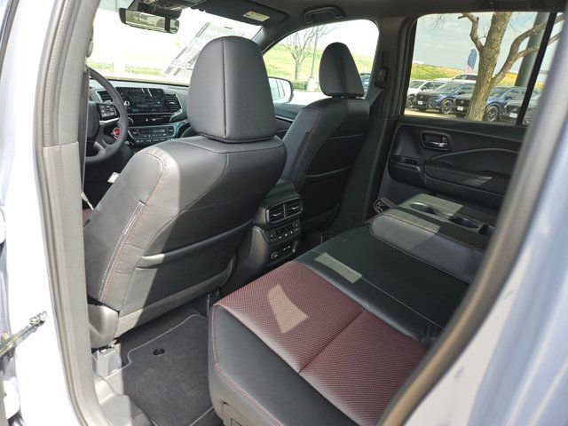 New 2026 Honda Ridgeline Black Edition image 11