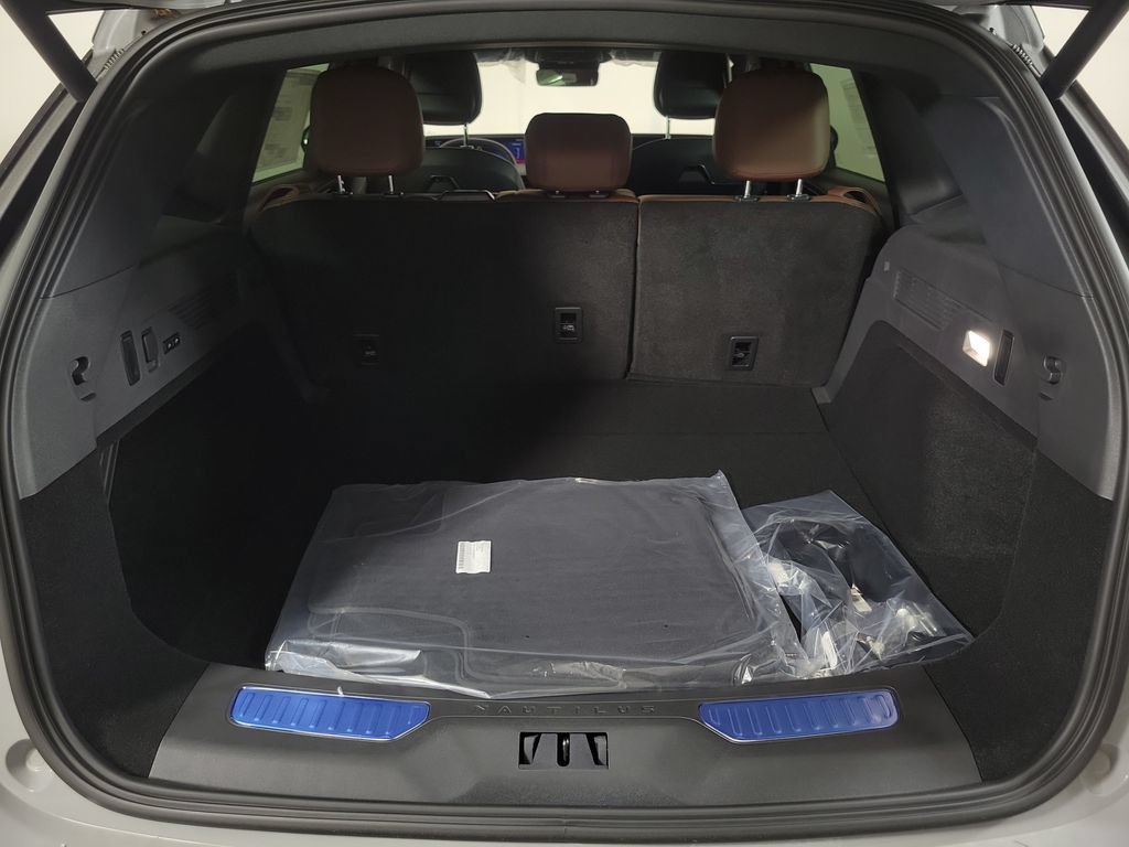 New 2026 Lincoln Nautilus Reserve AWD/4WD image 11
