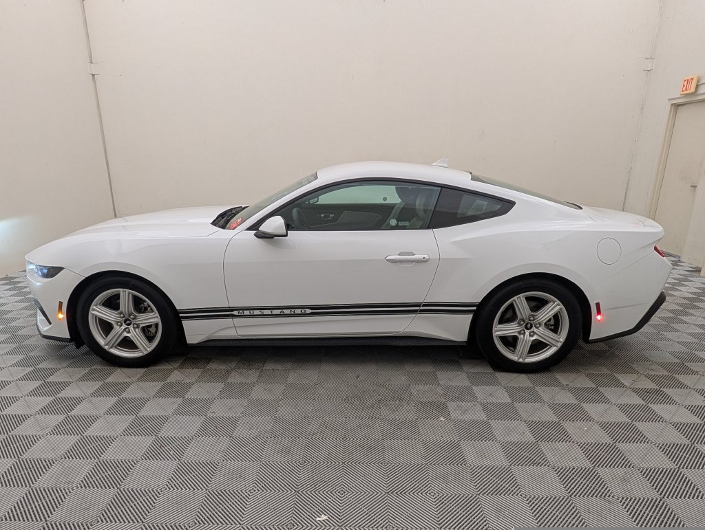 Used 2026 Ford Mustang Premium RWD image 7
