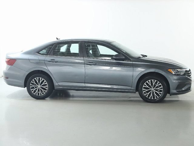 Used 2021 Volkswagen Jetta SE w/ SE Cold Weather Package FWD image 11