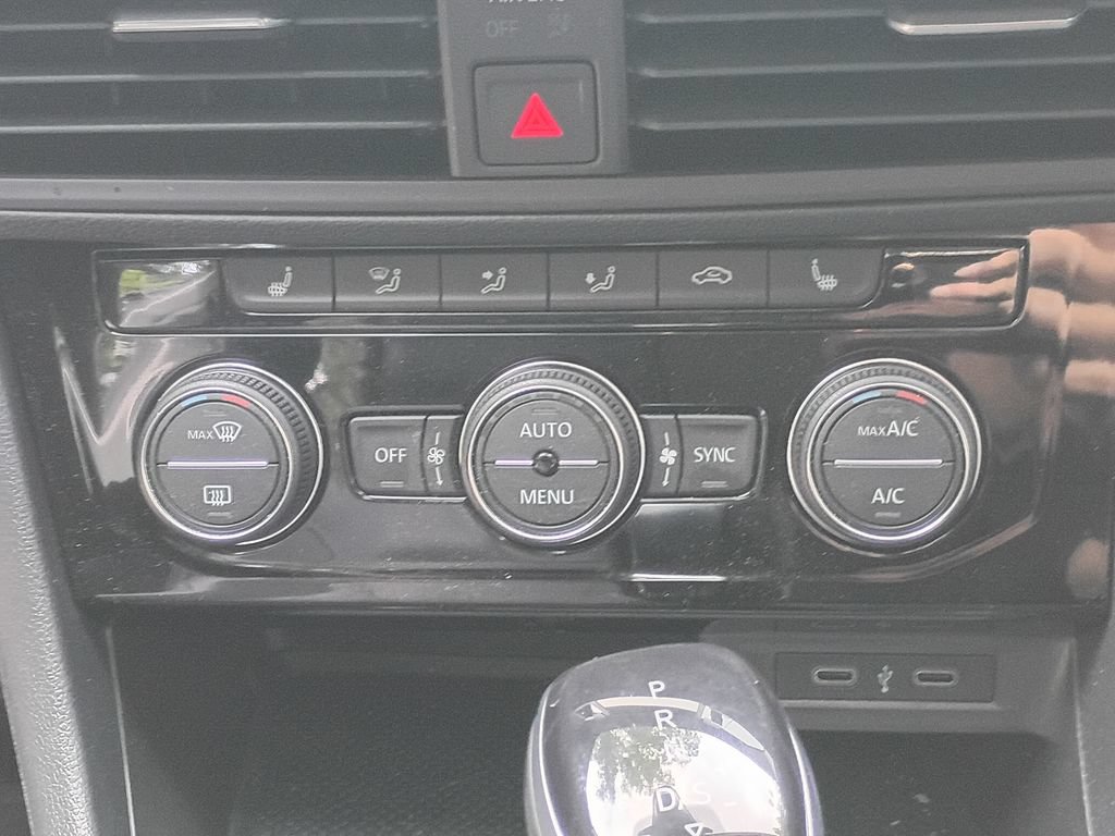 Used 2022 Volkswagen Jetta SE FWD image 19