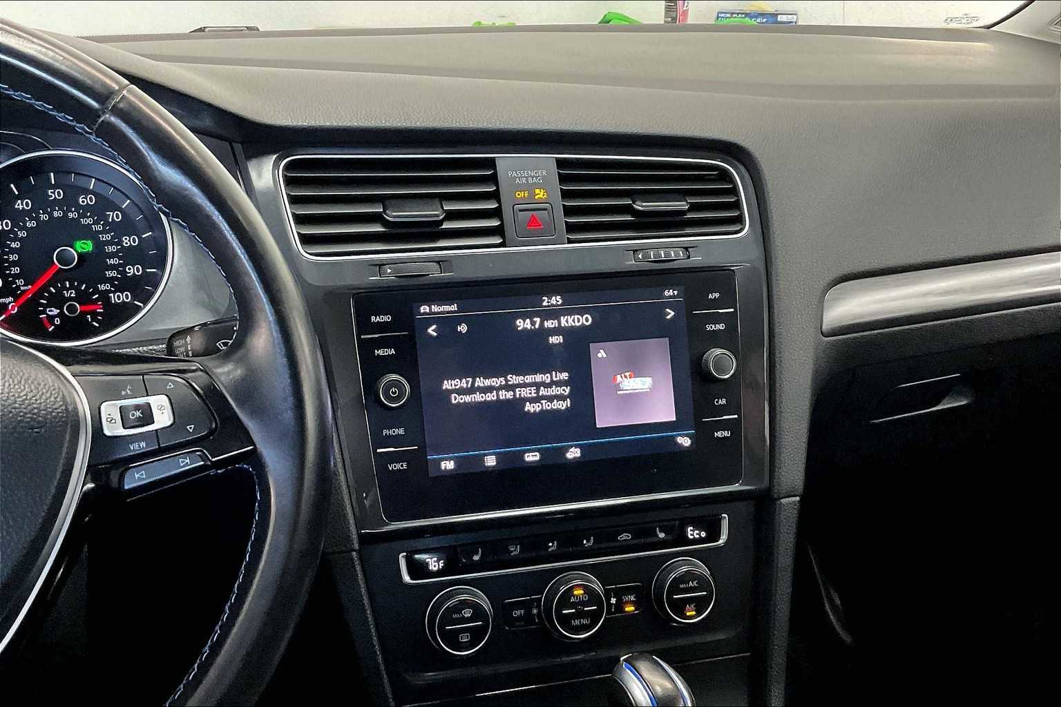 Used 2019 Volkswagen e-Golf SE w/ Driver Assistance Package image 11