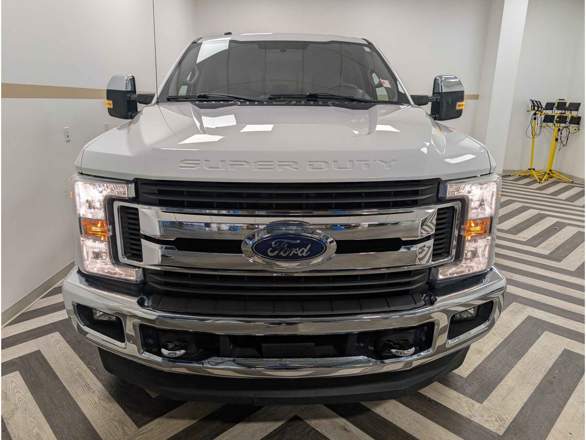 Used 2018 Ford F350 XLT w/ XLT Premium Package AWD/4WD image 27